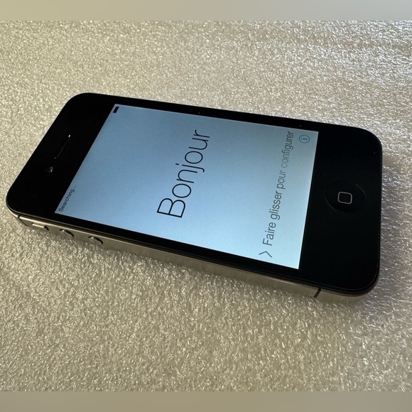 Apple iPhone 4S - Black, 16GB, Excellent Condition!! (Verizon, see listing) - Picture 8 of 10